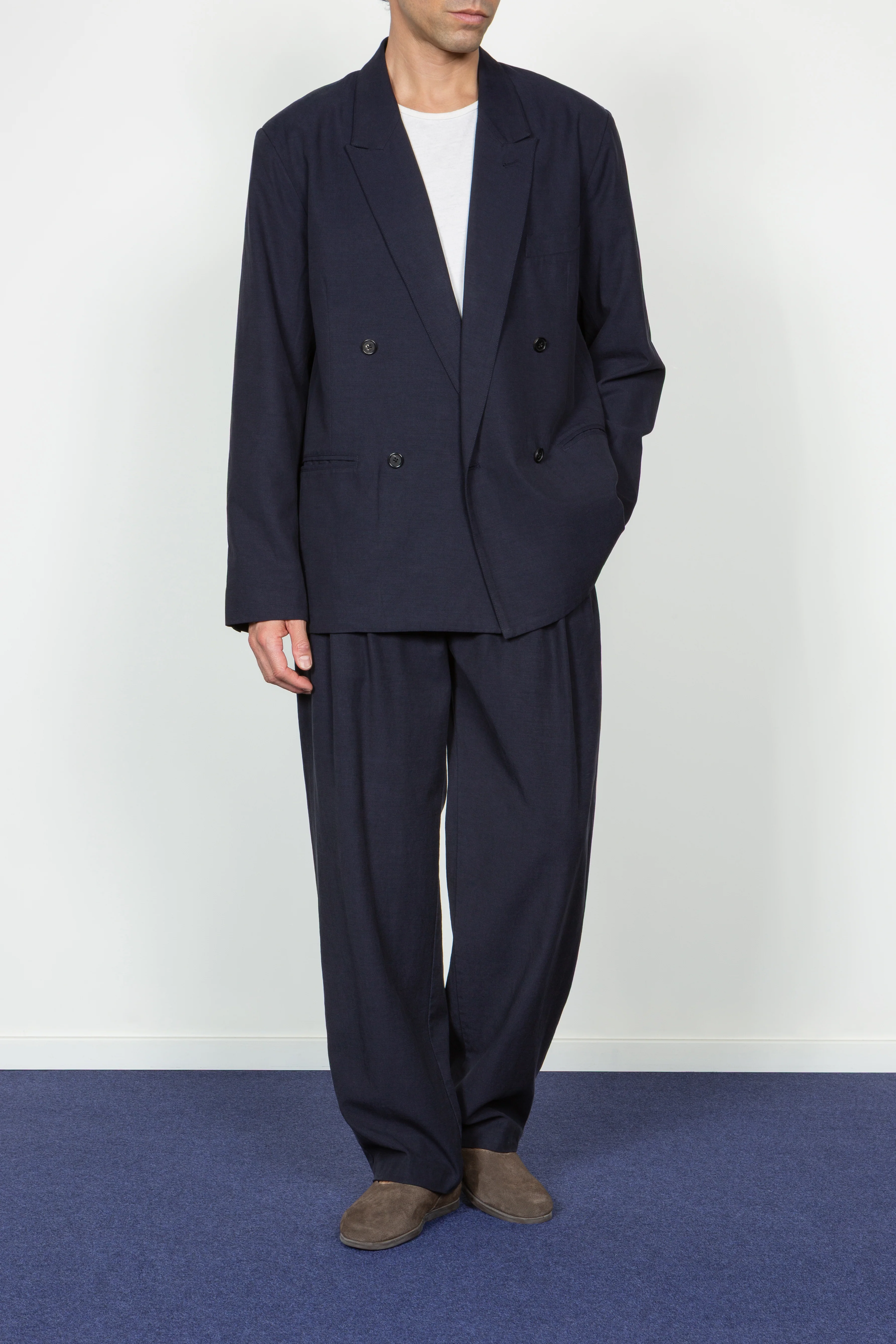 SUITING